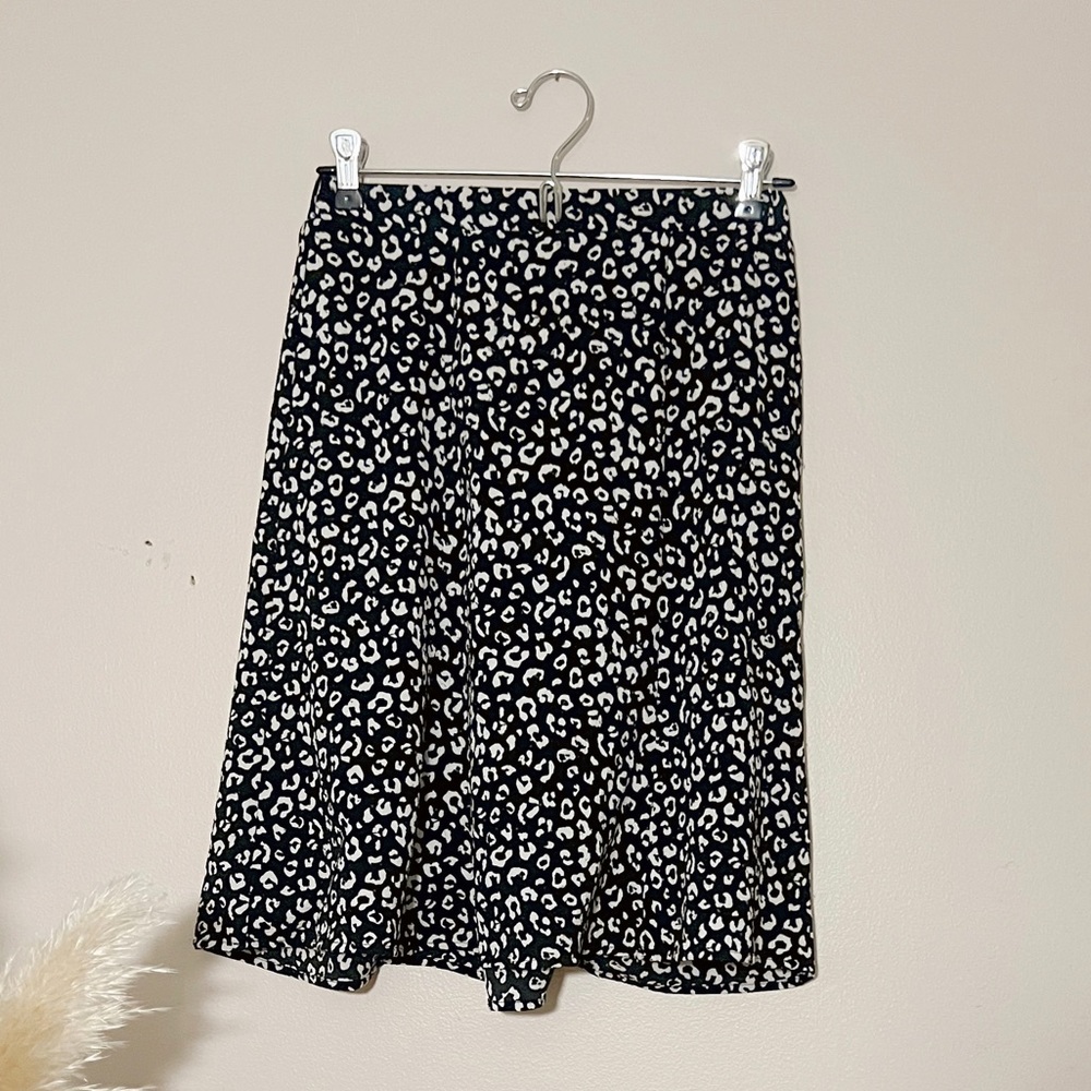 Bobeau Leopard knee length skirt